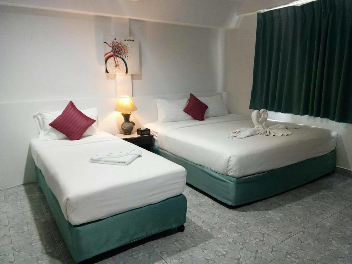 Hotel Simple Boutique Seabreeze Patong Esterno foto